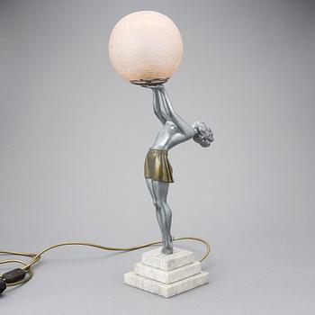 BORDSLAMPA, metall, 1900-talets andra kvartal.