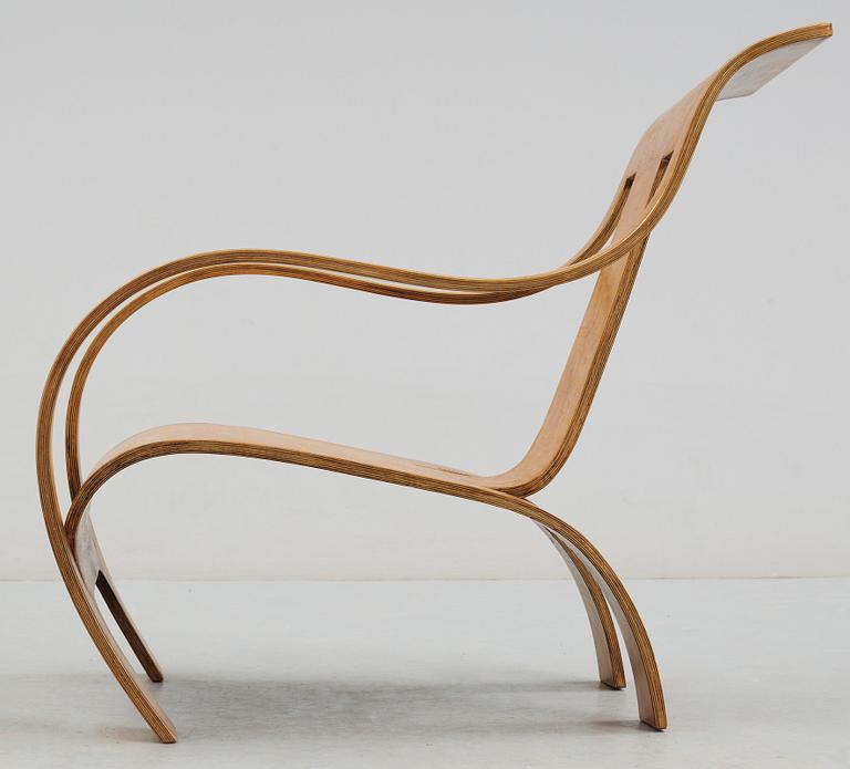 A Gerald Summers laminated birch easy chair, Makers of Simple Furniture, London 1935-40.