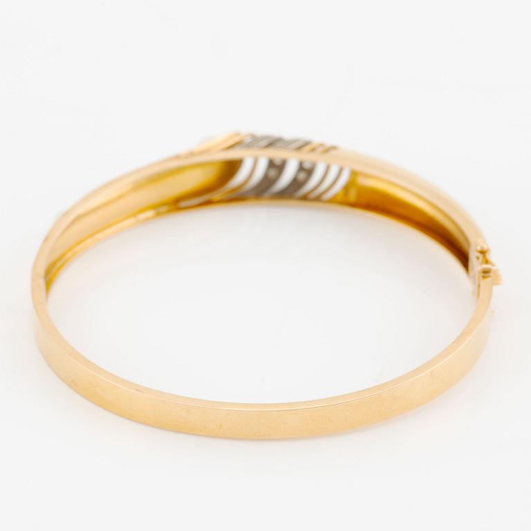 Armring, 18K guld med pärlor och små åttkantslipade diamanter.