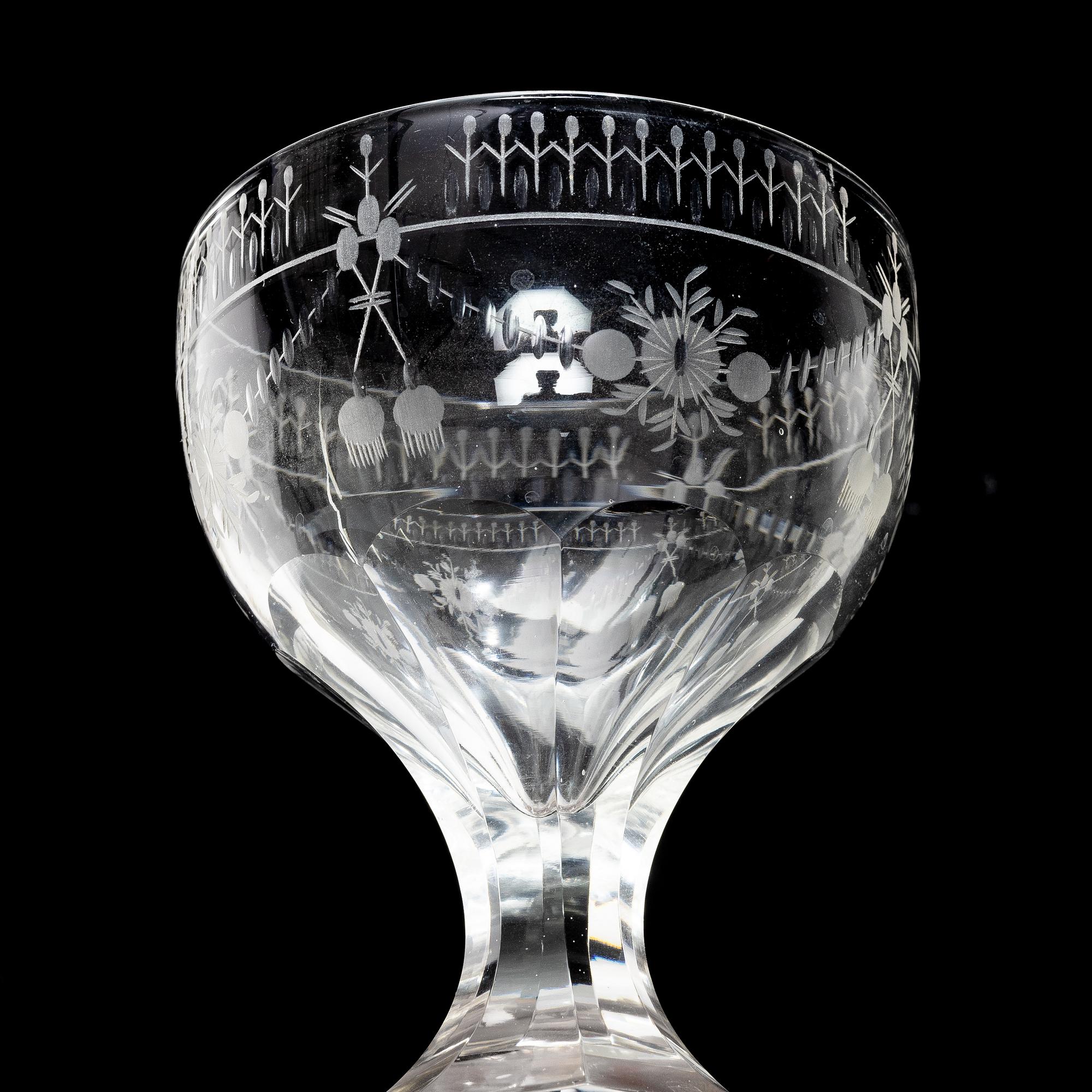 Elis Bergh, A 17 piece glass service, "Flach", by Kosta, first half of 20th century.