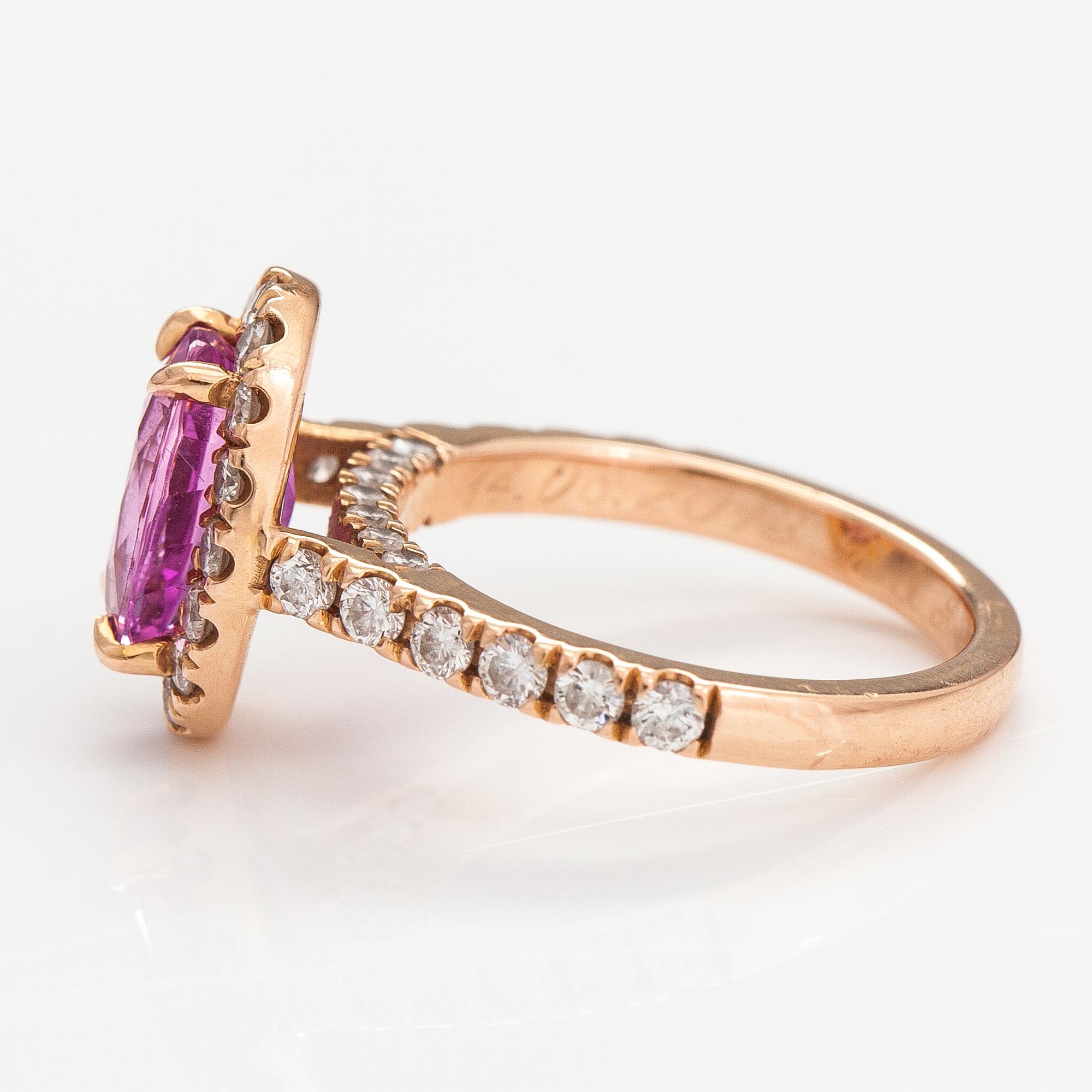 Sormus, 18K rosékultaa, pinkki safiiri n. 2.49 ct ja timantteja n. 0.82 ct yht. Korkelia, Helsinki.