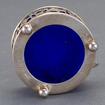 SALTKAR, ett par, silver, Edward Barnsley & Co, Brimingham, 1913.