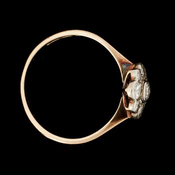 RING, guld 18K och diamanter, Helsingfors, 1800/1900-tal. Vikt ca 1,5 gram.
