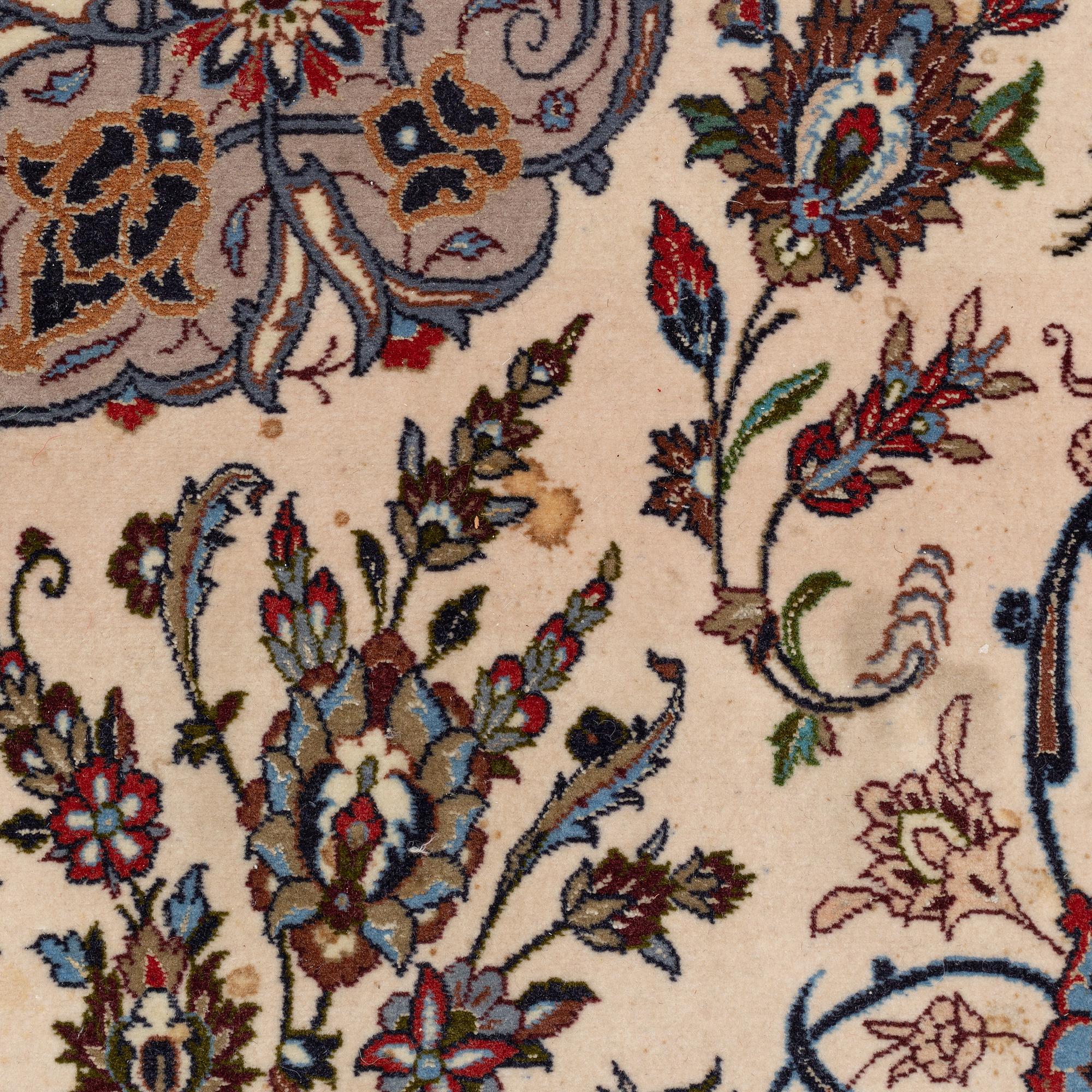 Matta, Isfahan, signerad Iran Shaabanei, ca 243 x 153 cm.