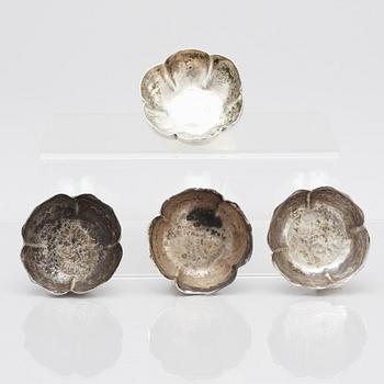 Skålar, 3+1, låghaltigt silver, Kina, Qingdynastin.