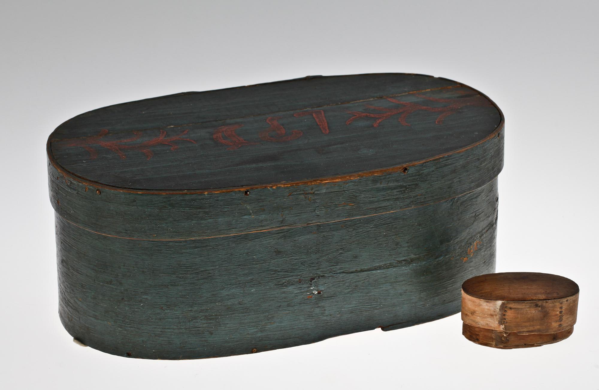 SVEPASKAR, 2 st. Allmoge 1800-tal.