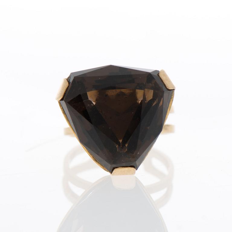 RING, fasettslipad rökkvarts, 14K guld.