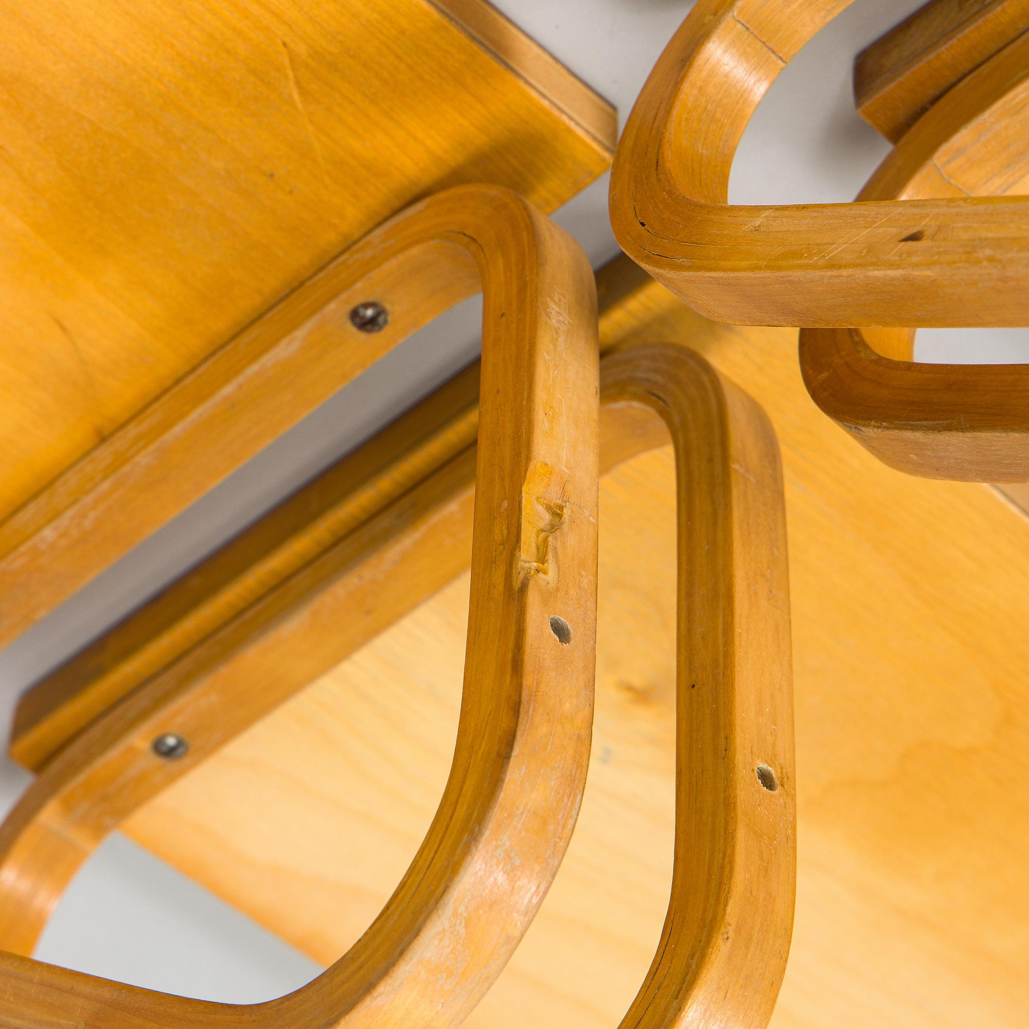 Alvar Aalto, 6 st, modell 112A för O.Y. Huonekalu- ja Rakennustyötehdas A.B. 1900-talets mitt.