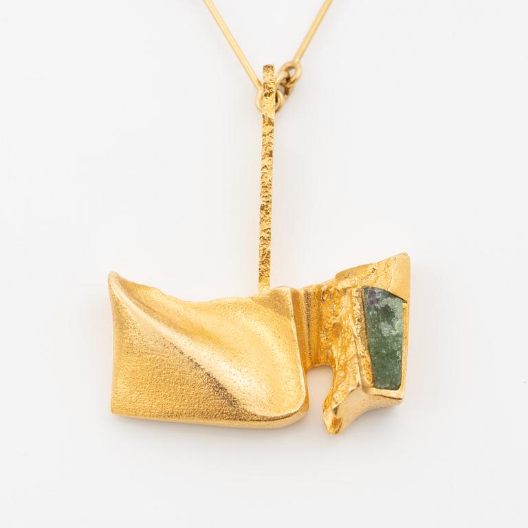 Björn Weckström, necklace, 18K gold with green stone, Finland 1976. For Lapponia.