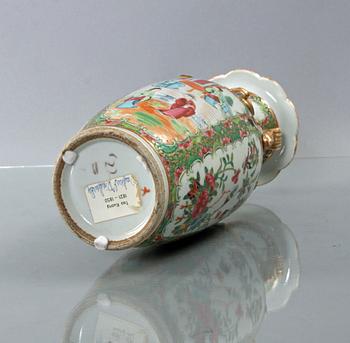 VAS, porslin, Kanton 1800-tal.