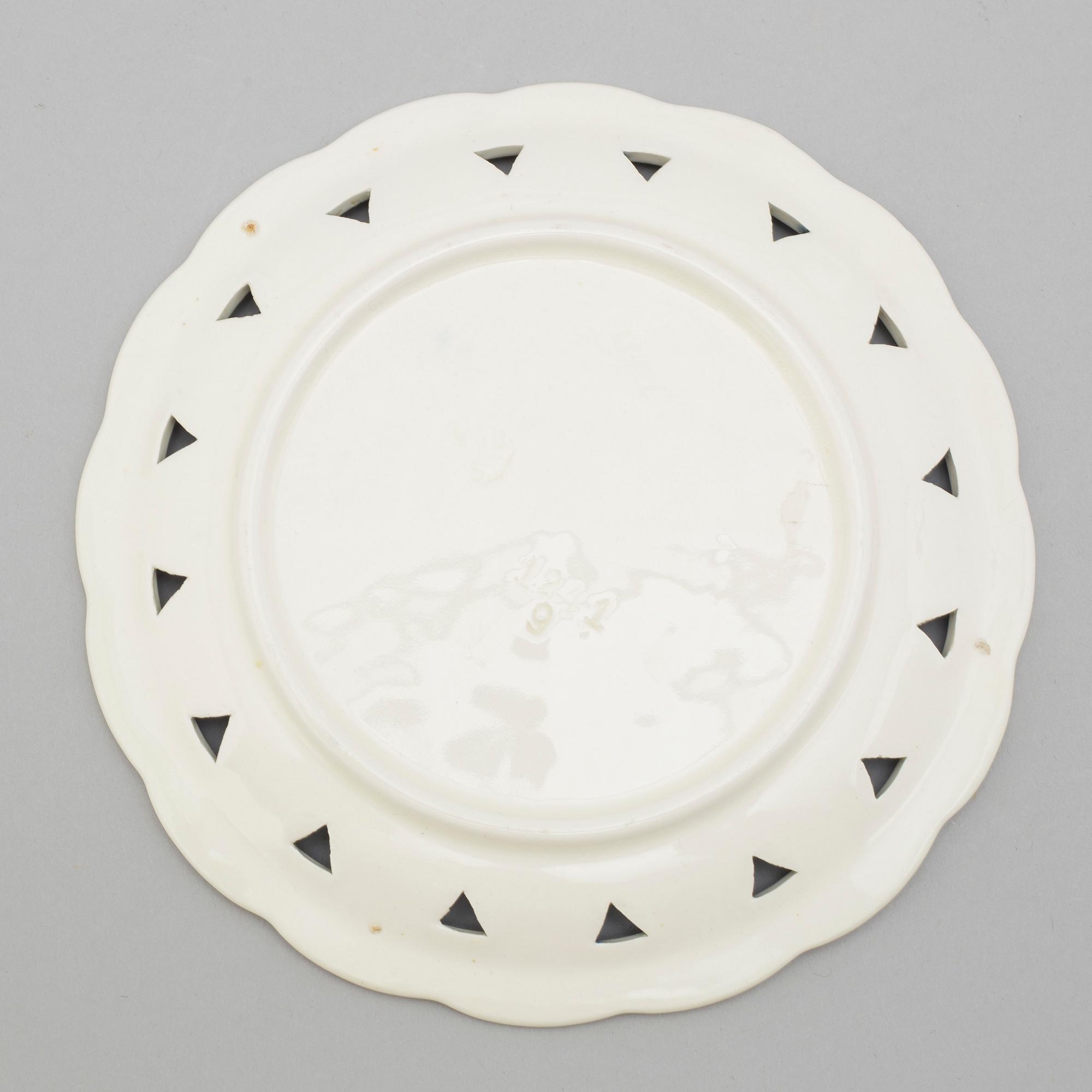 A 7 pcs porcelain service by Villeroy & Bosch, second half of the 19th century.