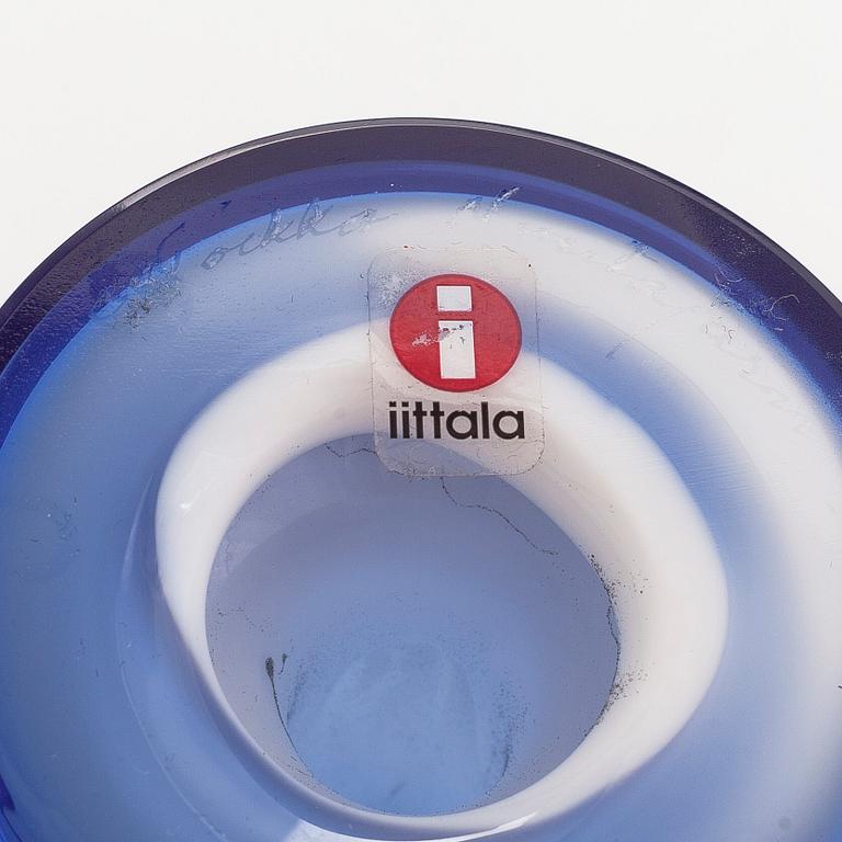 Oiva Toikka, lasilintu, "Suvisirri", signeerattu O. Toikka Nuutajärvi.