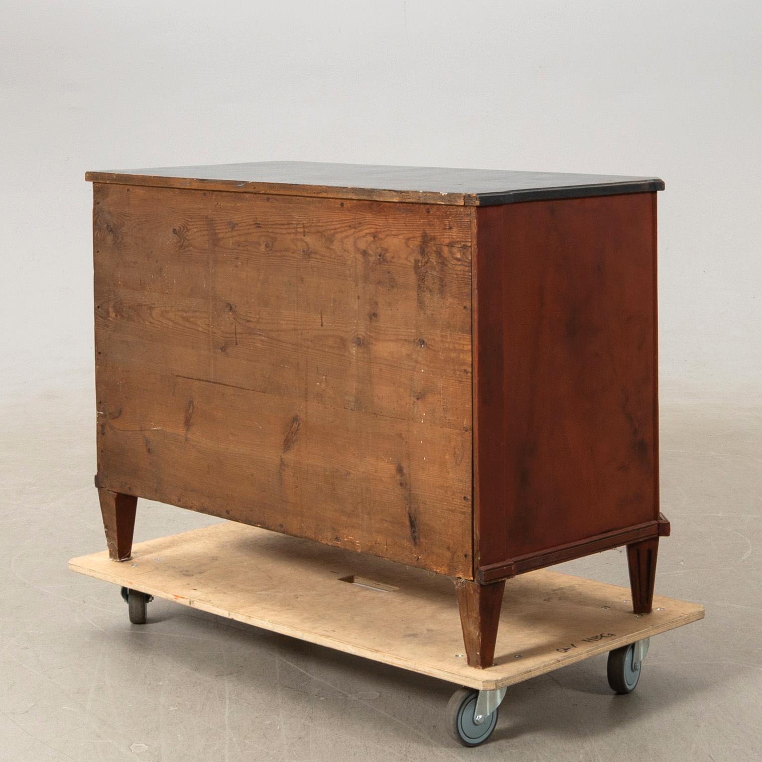 Bureau in the Gustavian style, 19th century.