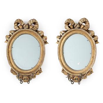 SPEGELLAMPETTER, ett par, gustaviansk stil, 1900-talets andra hälft.