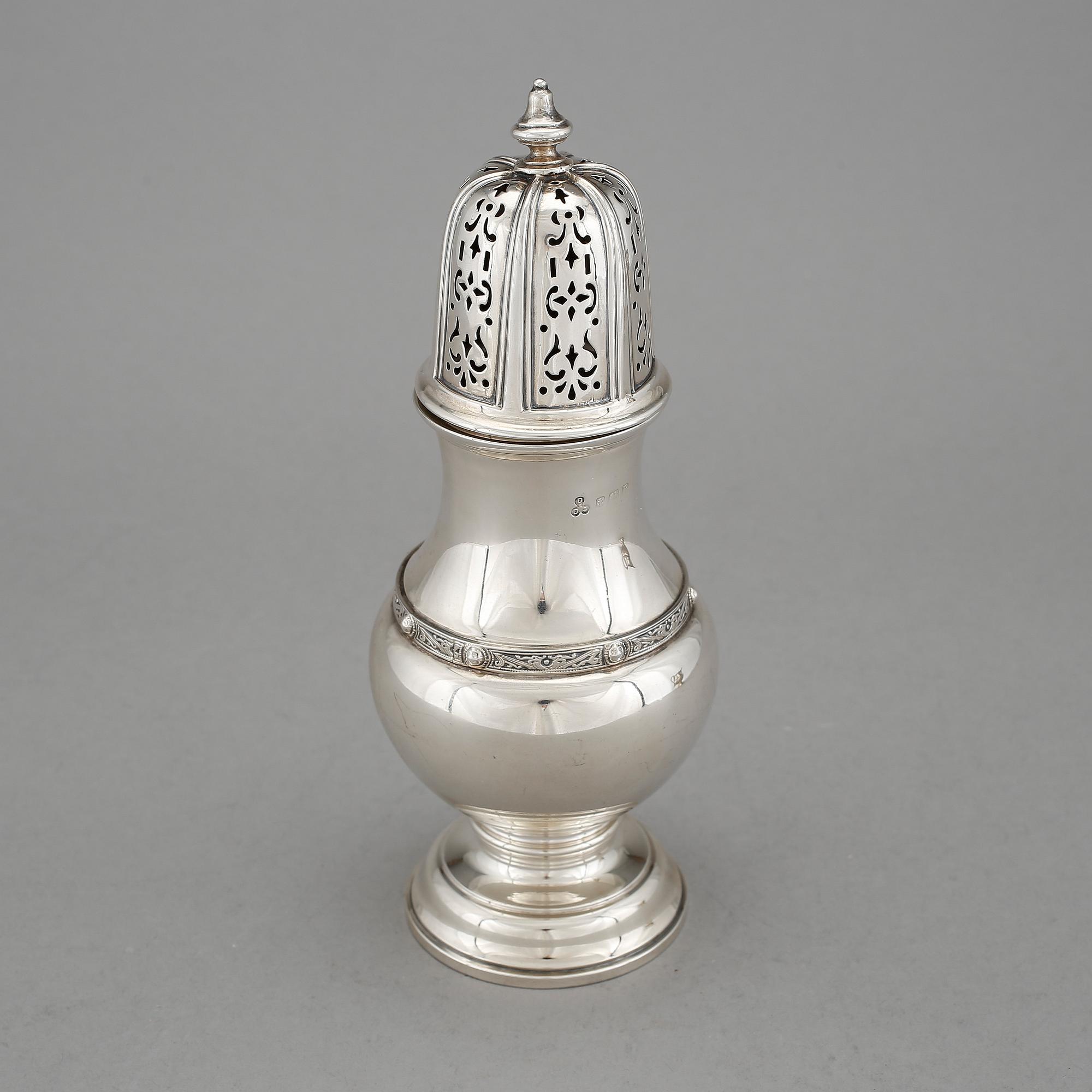 SOCKERRUSSKA, silver, Davis Duff & Son, Glasgow, omkring sekelskiftet 1900. Vikt ca 203 gram.