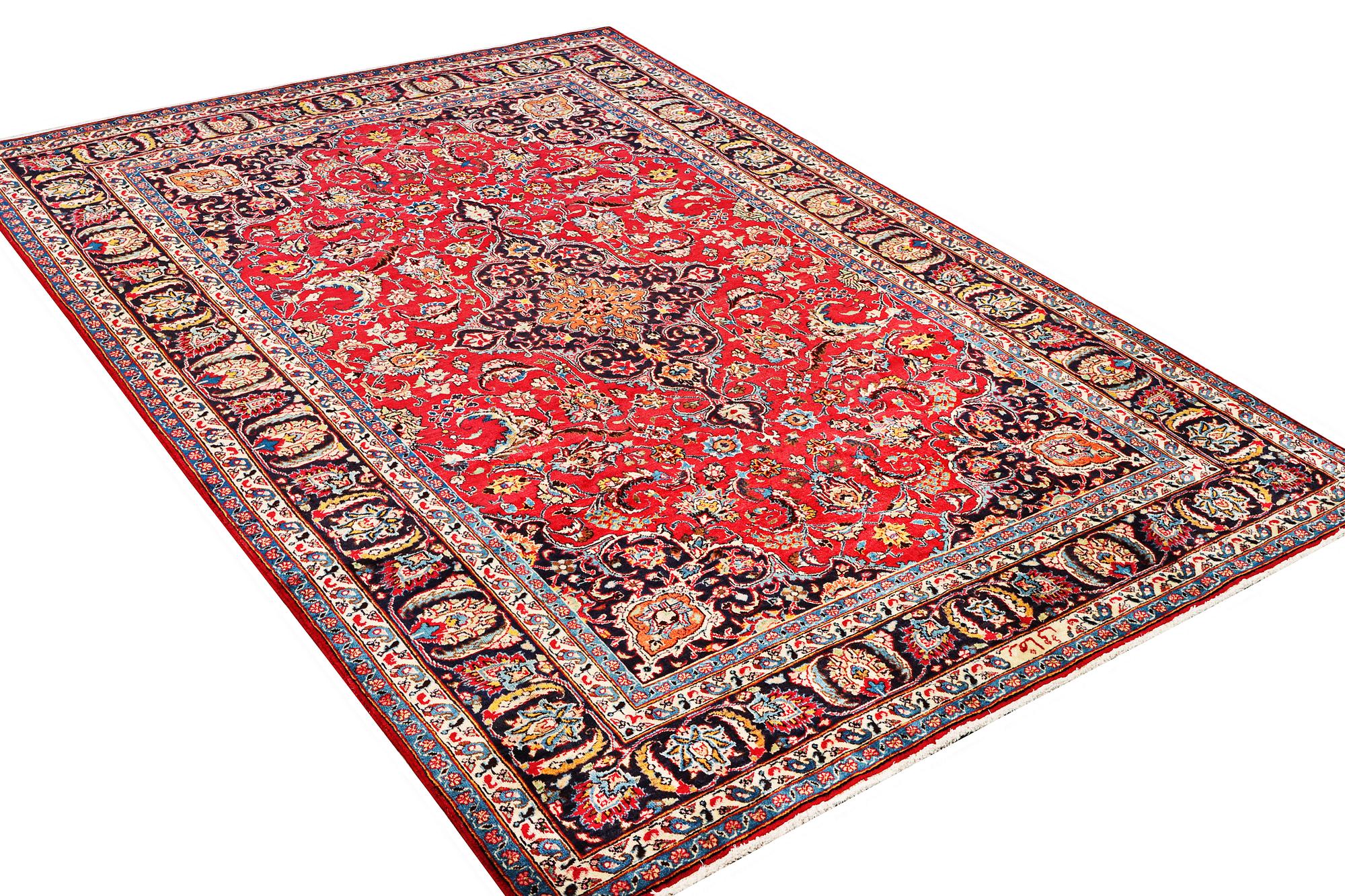 A Najafabad carpet, c. 292 x 202 cm.
