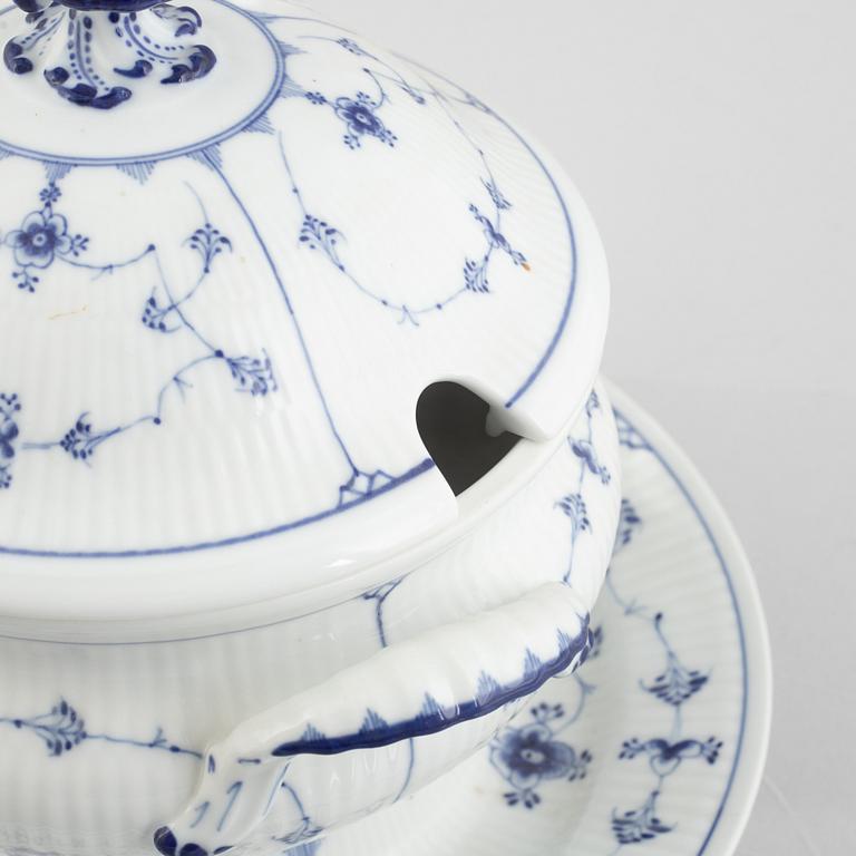 A 'Blue Fluted Plain' / 'Musselmalet' tureen with cover and stand, Royal Copenhagen, model 223, 19th century.