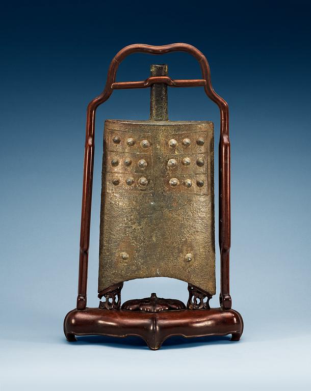 An archaistic bronze bell, presumably Ming dynasty.