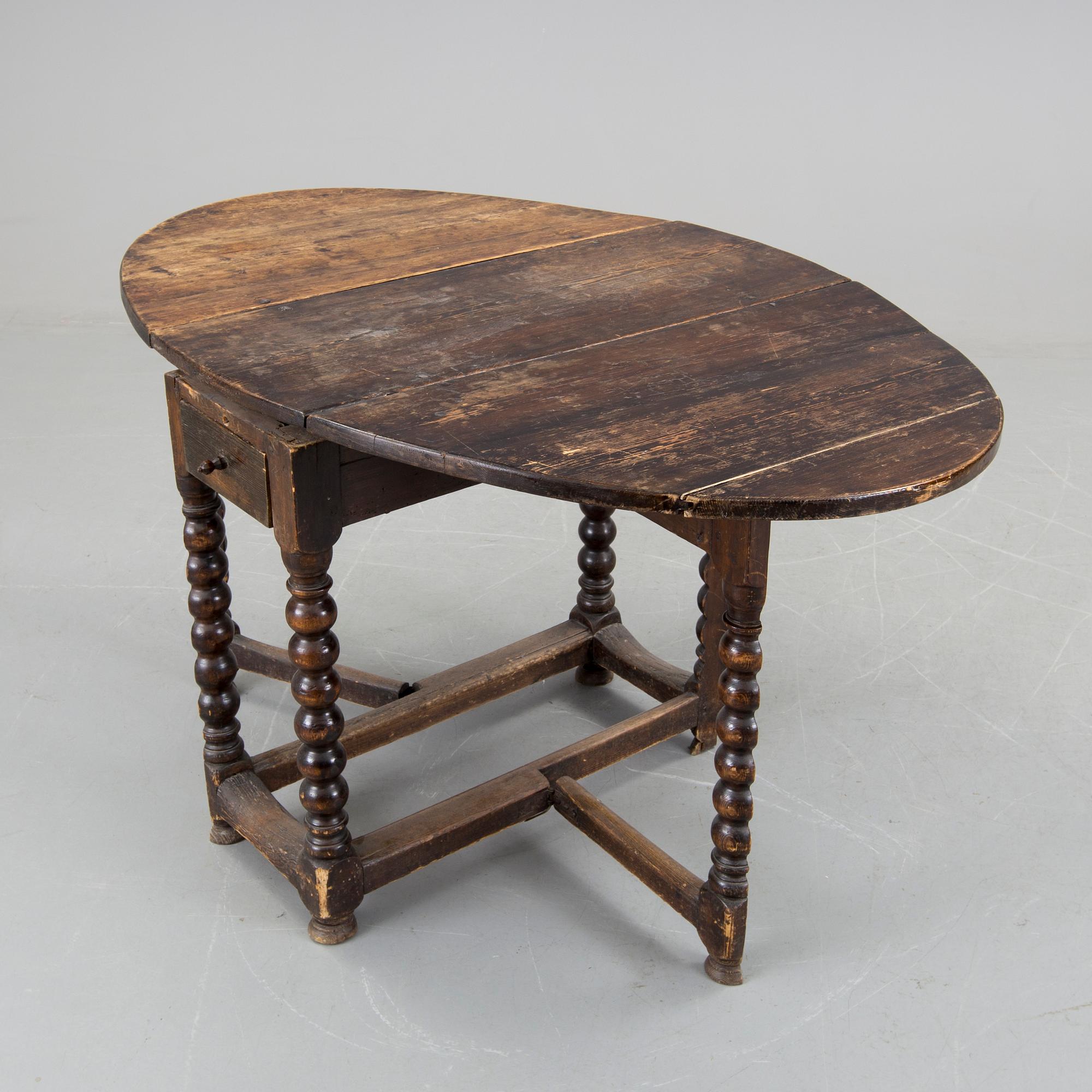 A 1800TH CENTURY TABLE.