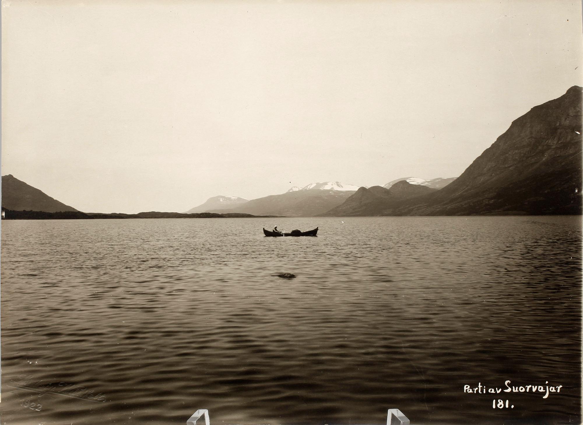 LUDVIG WÄSTFELT, fotografier, 5 st. Några bär djuptryckstämpel från hans ateljé och ett par dat år 1921 o 1922.