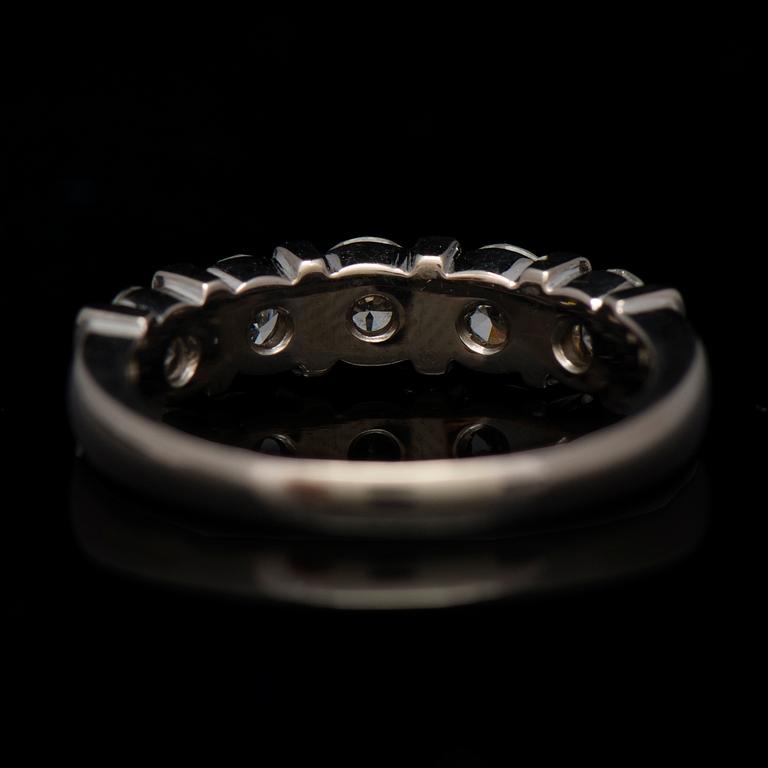 RING, briljantslipade diamanter, 18K vitguld. Tarkiainen, Helsingfors 2009.
