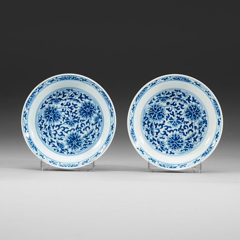 A pair of blue and white lotus dishes, Qing dynasty (1644-1912) with Daoguang seal mark.