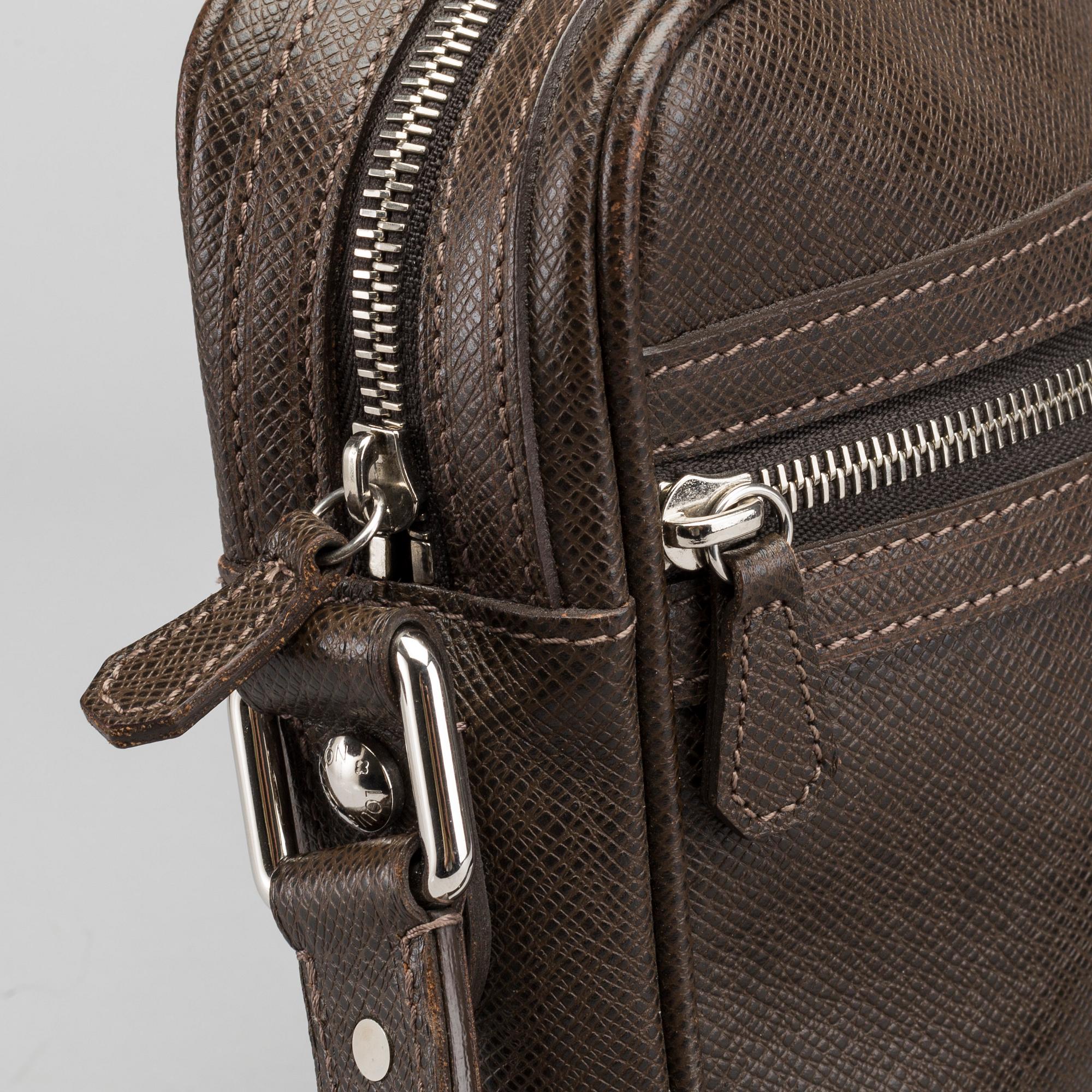 LOUIS VUITTON, väska.