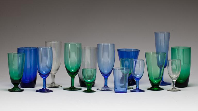 GLASSERVIS, glas, 87 delar, bl a Monica Bratt, Reijmyre, 1900-tal.