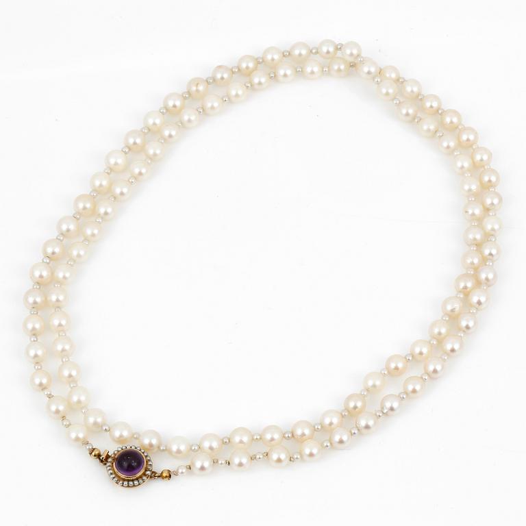 COLLIER, med odlade pärlor och cabochonslipad ametist, Stigbert, Stockholm, 1965.