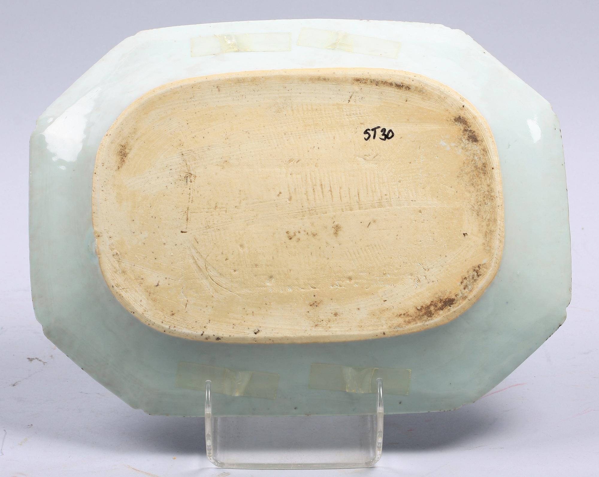 STEKFAT, porslin. Kina 1700-tal.