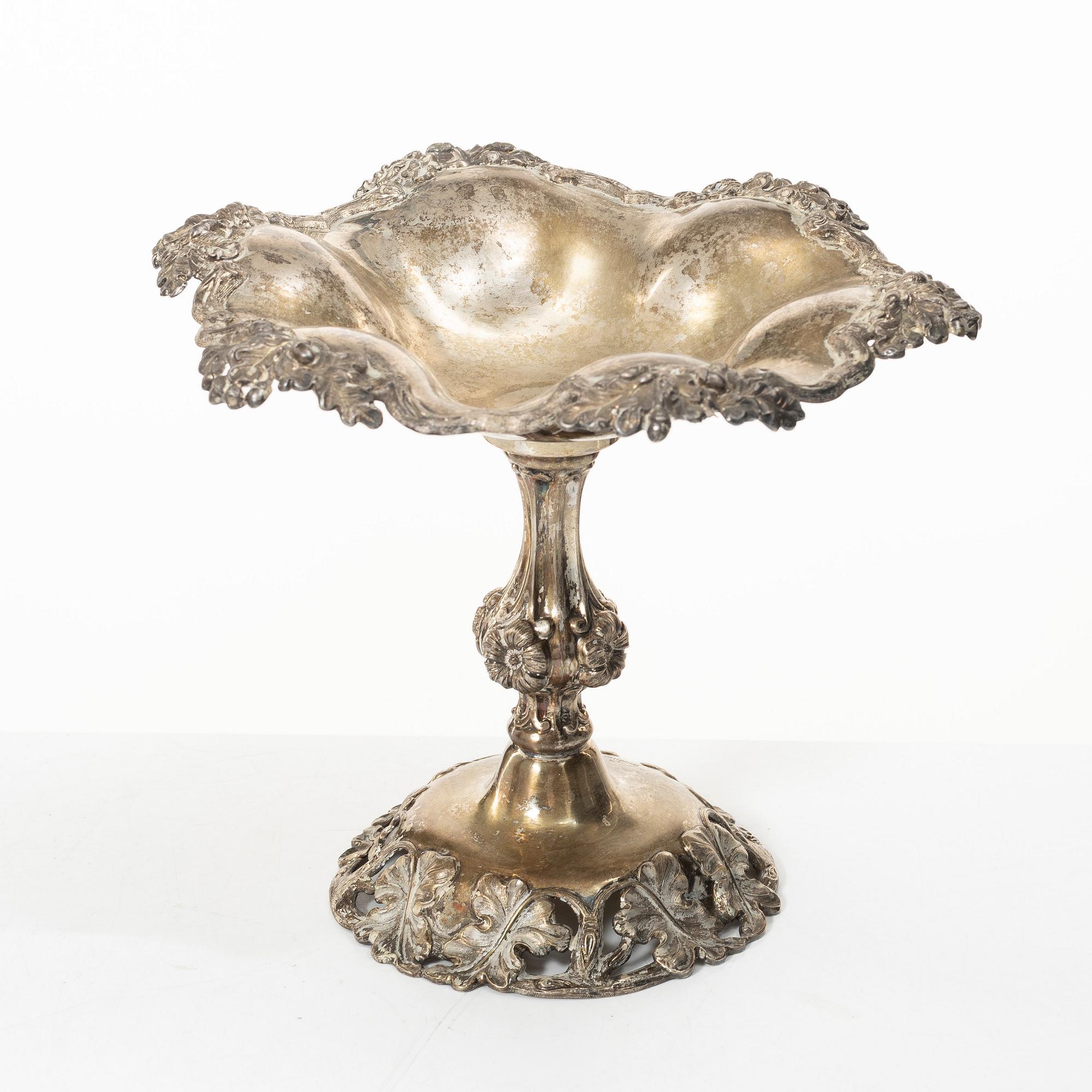 Gustaf Möllenborg, (Ferón), uppsatsskål, silver, nyrokoko, Stockholm 1862.