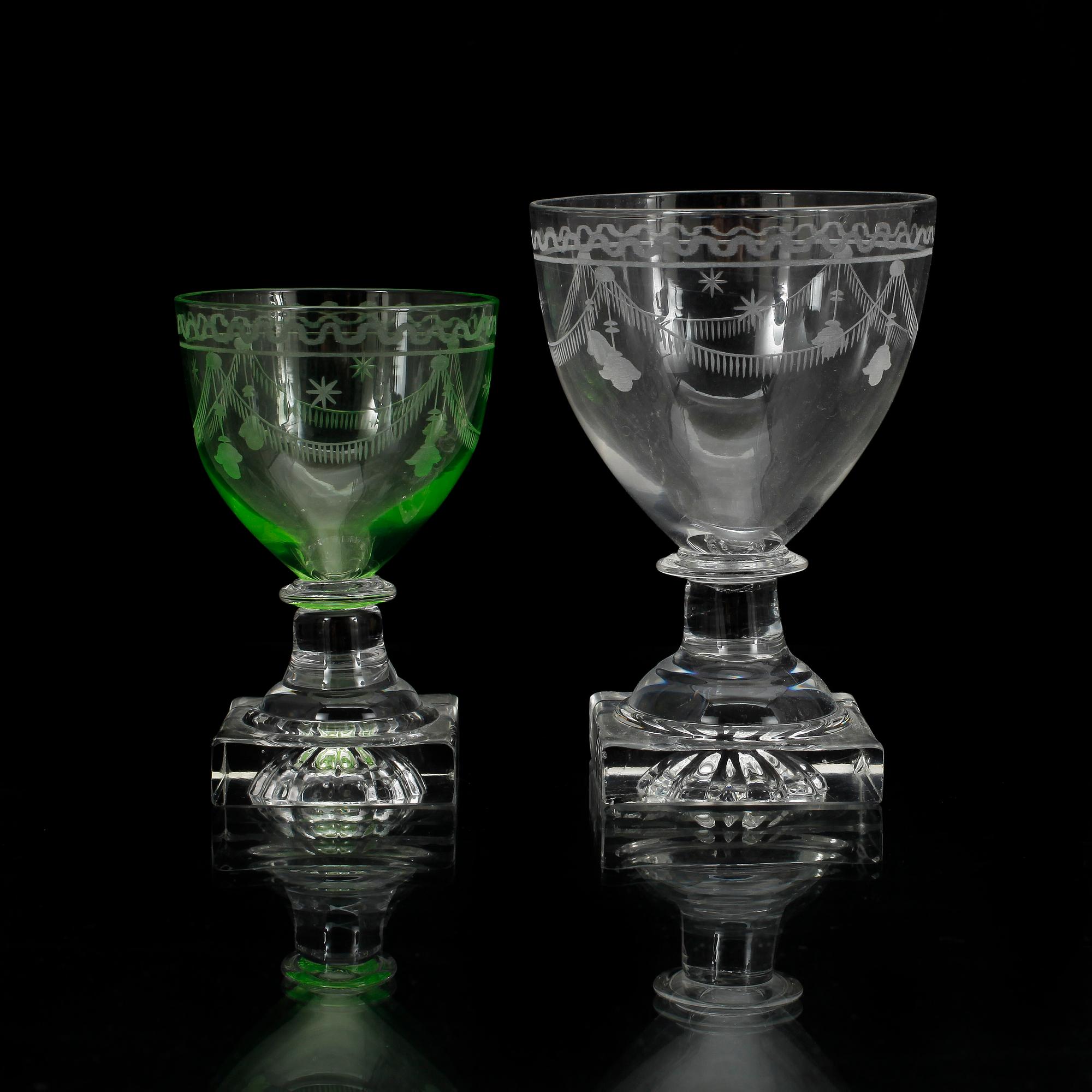 GLASSERVIS, 69 delar, glas, troligtvis Kosta 1900-talets första hälft.