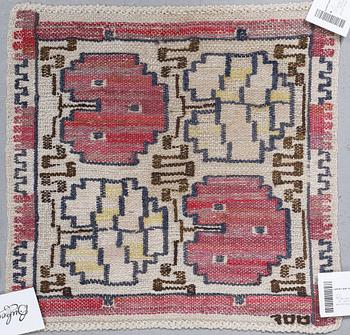 Märta Måås-Fjetterström, a textile, "Grodblad röd", flat weave, ca 38,5 x 38 cm, signed MMF.