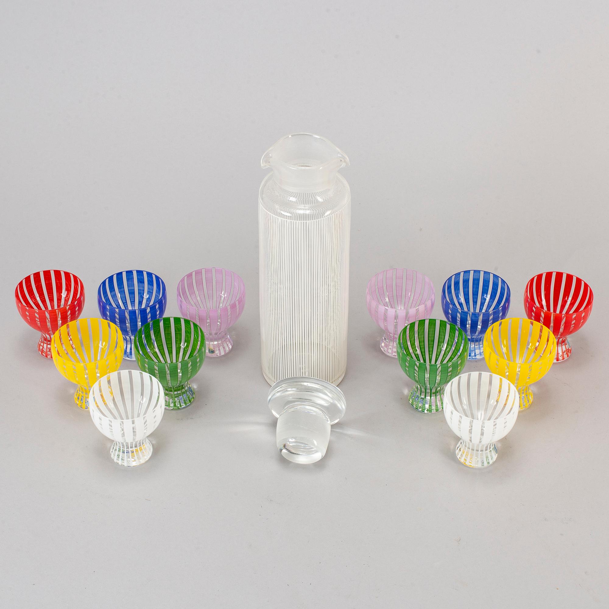 BENGT ORUP, glas samt karaff, 13 delar, "Strikt", Johansfors, 1950-tal.