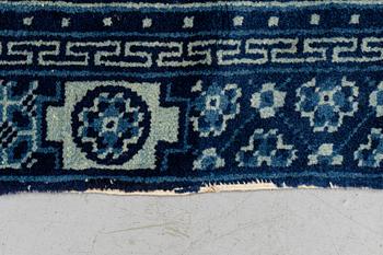 A rug, semi-antique Baotou, ca 121-122 x 59-61 cm.