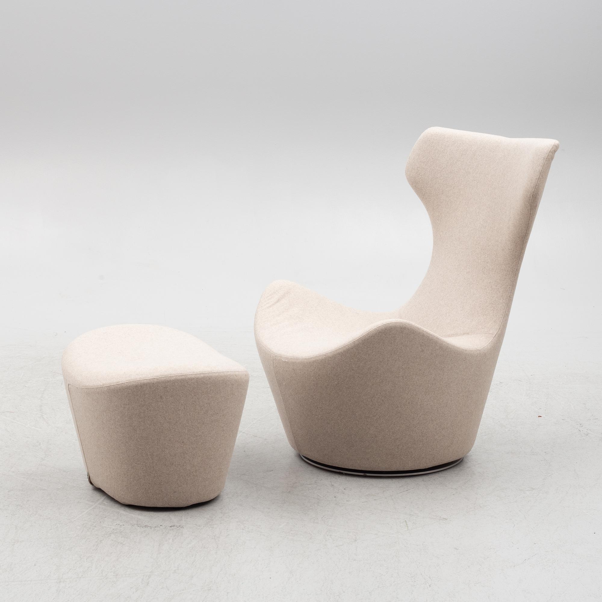 Naoto Fukasawa, fåtölj med fotpall, "Grande Papilio", B&B Italia.