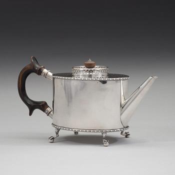 A Swedish early 19th century silver tea-pot, mark of Pehr Zethelius, Stockholm 1800.