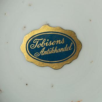 Tallrikar, nio stycken, kompaniporslin. Qingdynastin, Qianlong (1736-95).