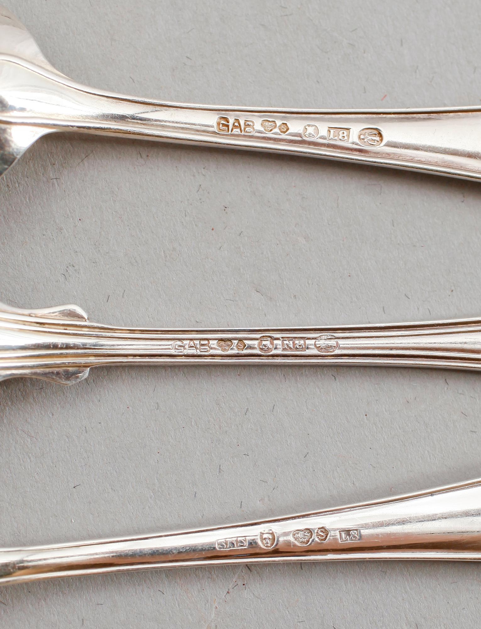 KAFFESKEDAR, 22 st, silver, svenska stämplar, olika modeller, 1900-tal. Vikt ca 323 g.