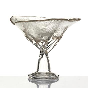 Oiva Toikka, a "Pinja" footed glass bowl, Nuutajärvi, Notsjö, Finland, probably 1980s.