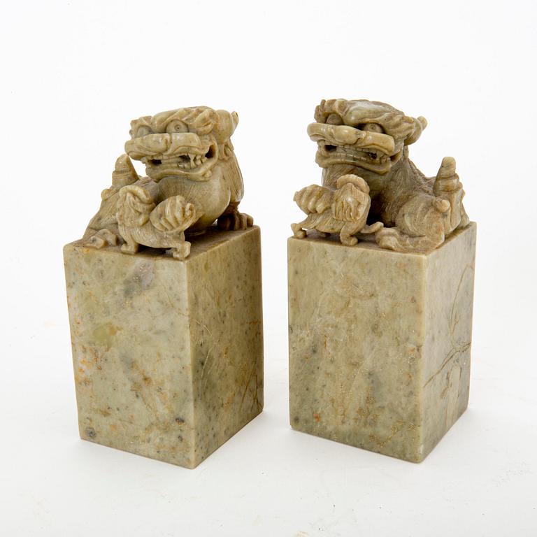 A pair of 19th/20th century Chinese sopastone seals.