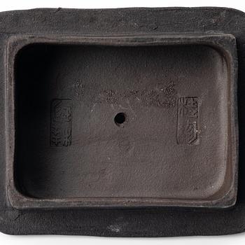 Zhou Guizhen, A Chinese 'leather bag' teapot, yixing, 1980s.