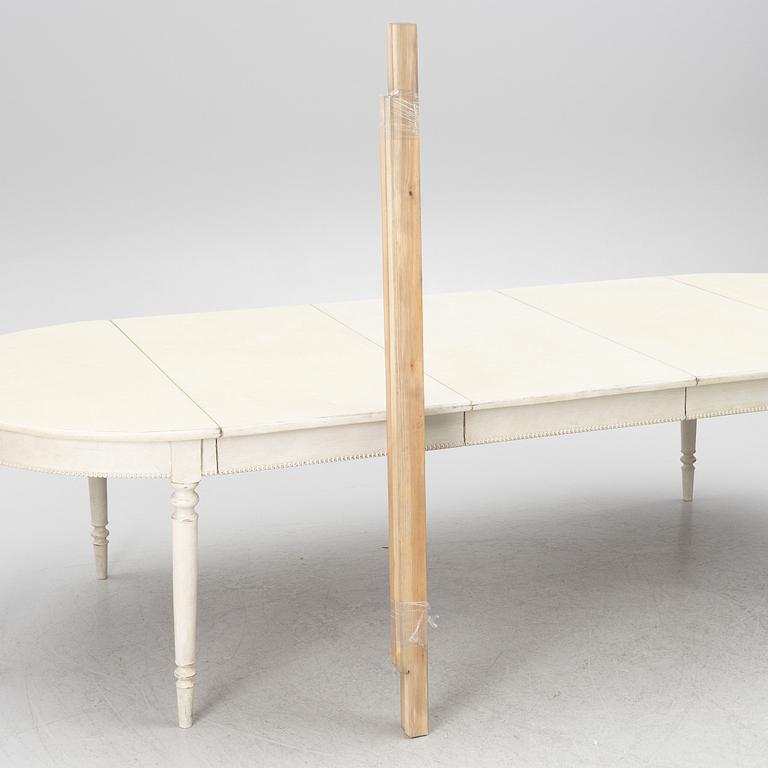 Dining table, late 19th century.