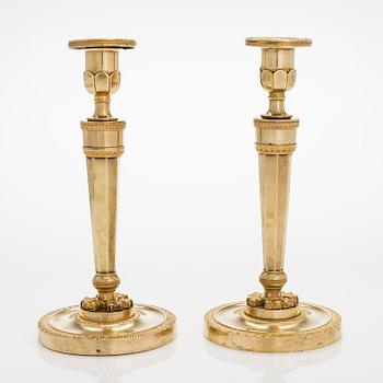 A pair of candlesticks, Directoire 1790-1810 France. - Bukowskis