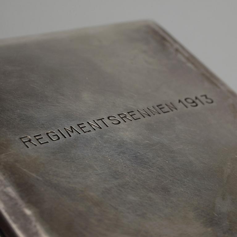 CIGARETTETUI, silver samt emalj, Tyskland, 1900-tal. Vikt ca 150 gram,