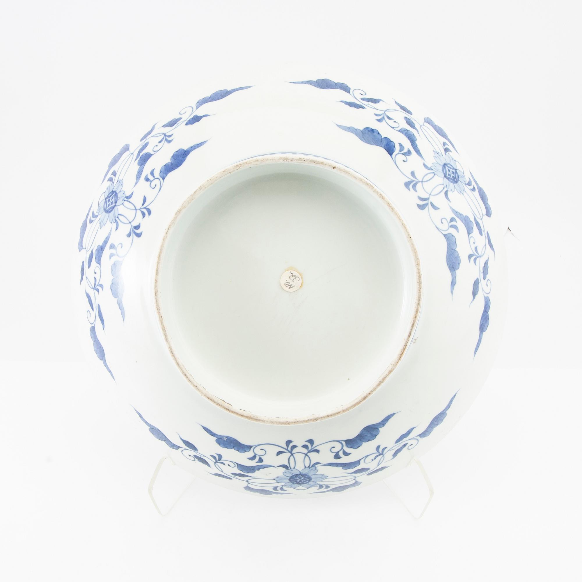 Bowl plate 2 pcs Japan 20th century porcelain.
