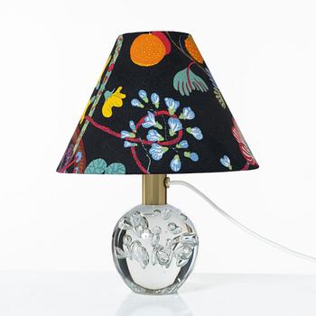 Josef Frank, bordslampa, modell 1819, Firma Svenskt Tenn.