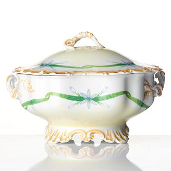 A porcelain tureen with cover, Monbijou Bavaria, signed and dated Emma Leffler 1901.