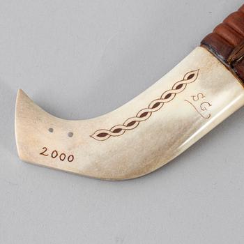 STEFAN GROTH, a Sami reindeer horn knife, signed SG and dated 2000.