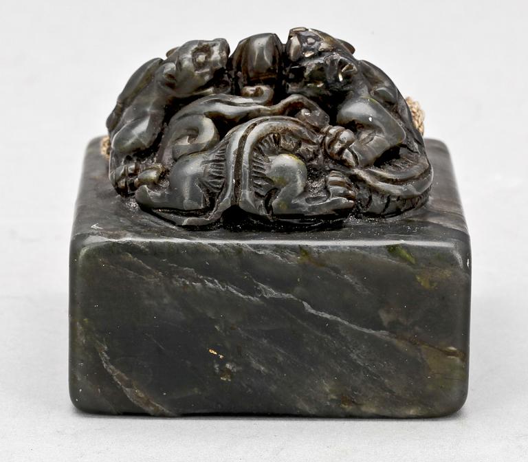 SIGILL, soapstone, Kina, 1900-tal.